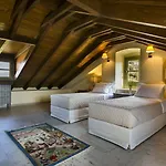 Estrellas Luxury Свороната
