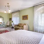 Estrellas Luxury