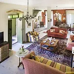Estrellas Luxury Villa